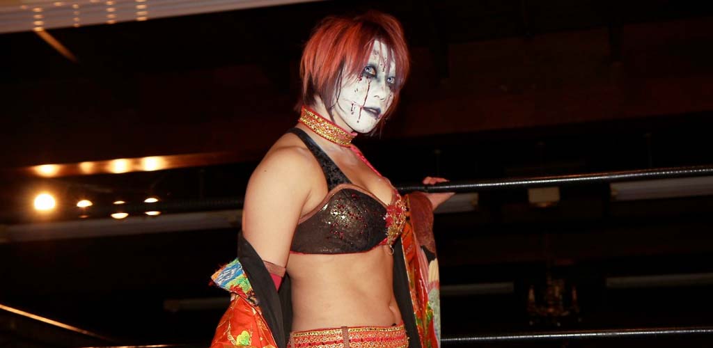 WWE signs Japanese female wrestler Kana.